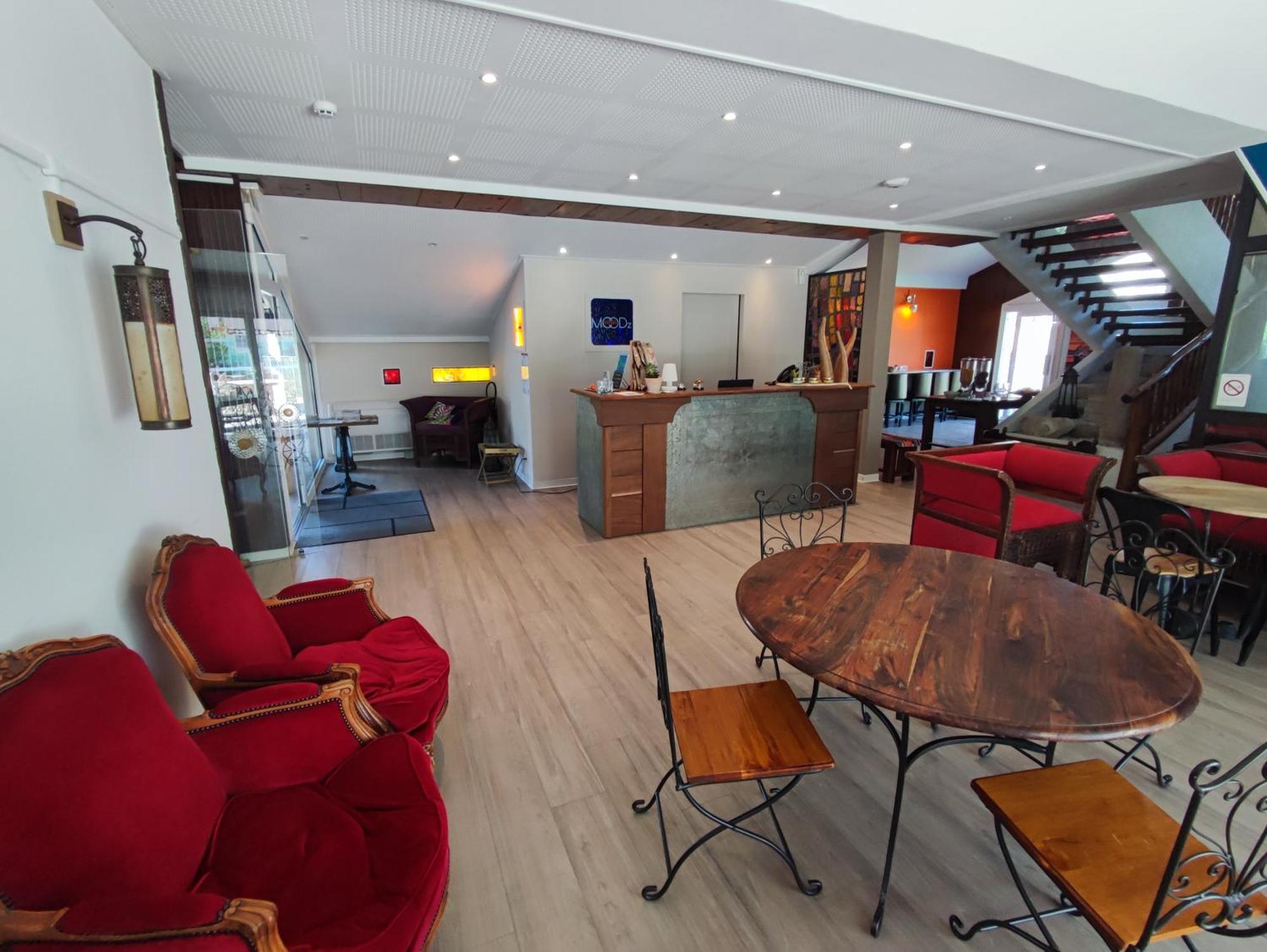 Moodz Hotel Vienne Pont-Eveque Buitenkant foto