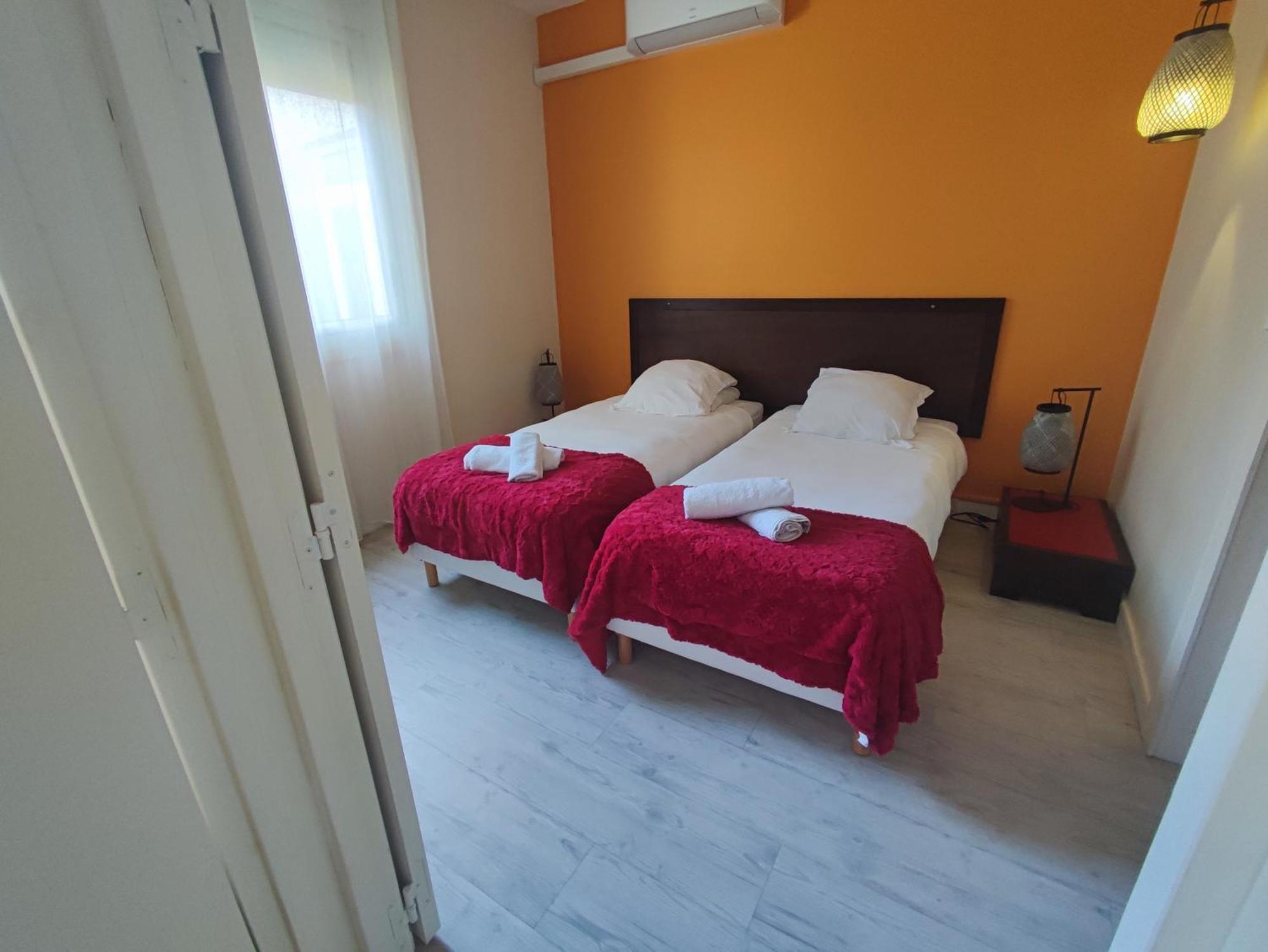 Moodz Hotel Vienne Pont-Eveque Buitenkant foto