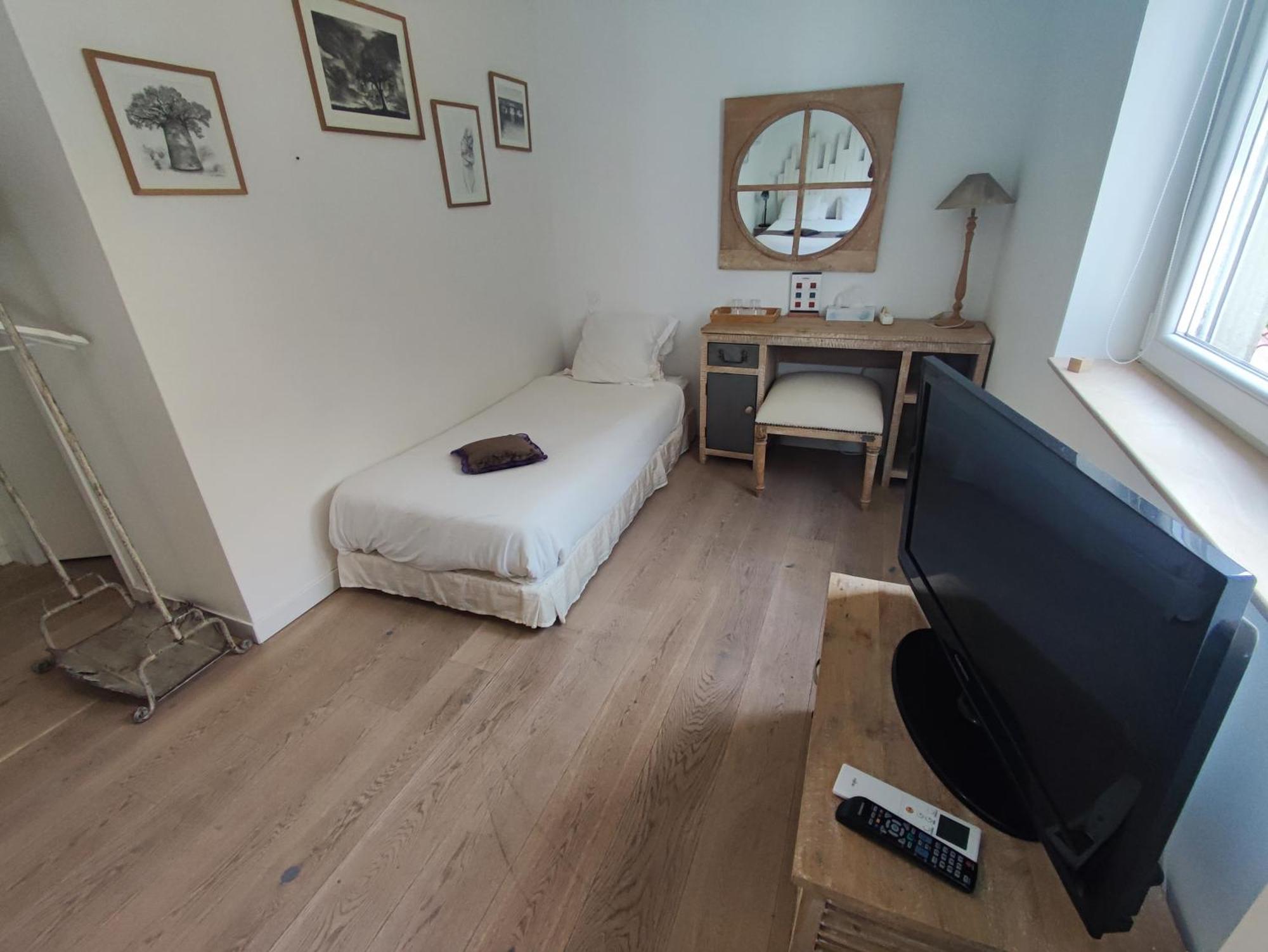 Moodz Hotel Vienne Pont-Eveque Buitenkant foto