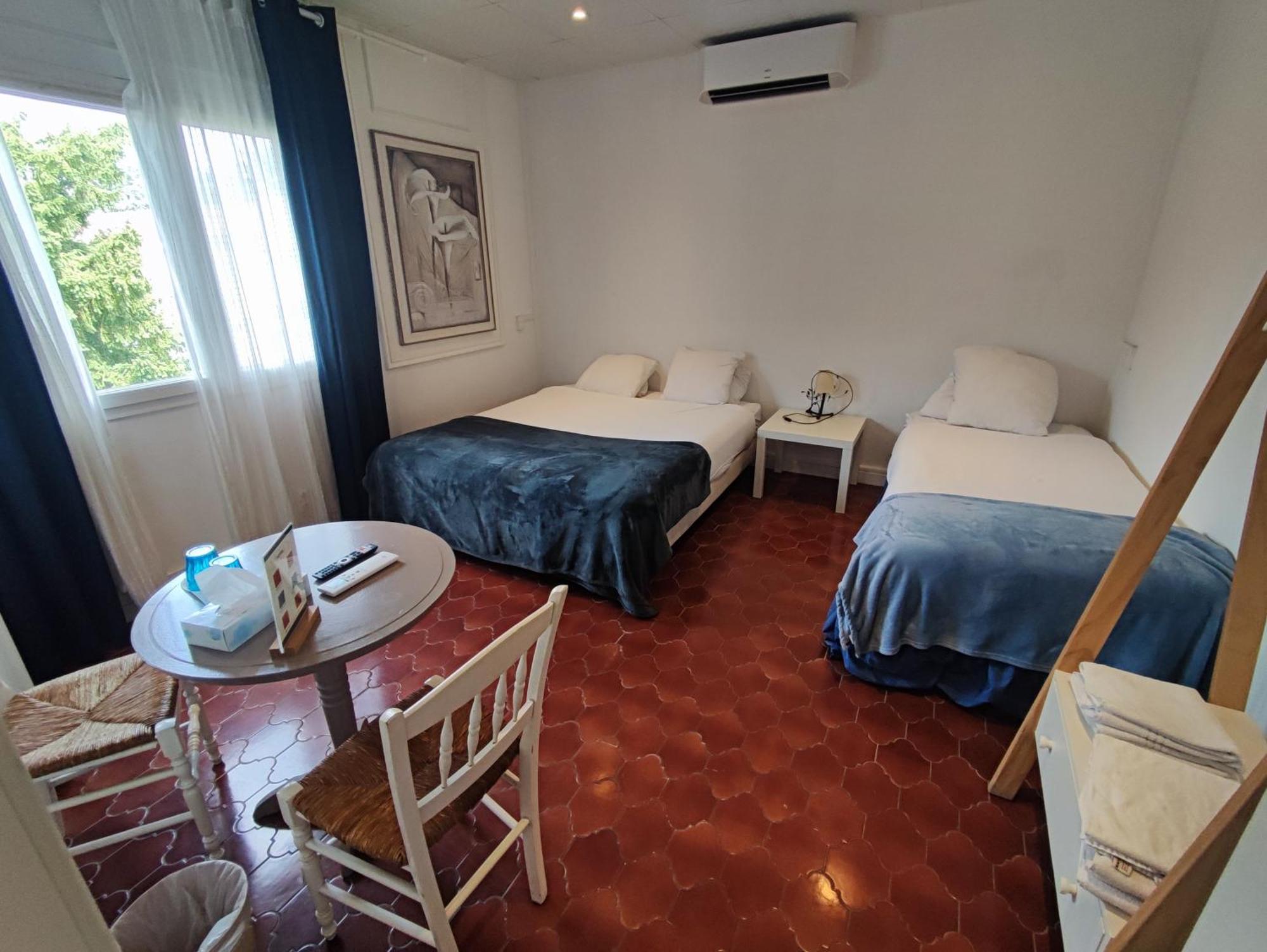 Moodz Hotel Vienne Pont-Eveque Buitenkant foto