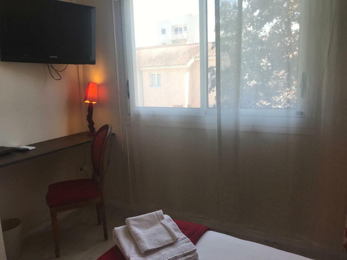 Moodz Hotel Vienne Pont-Eveque Buitenkant foto